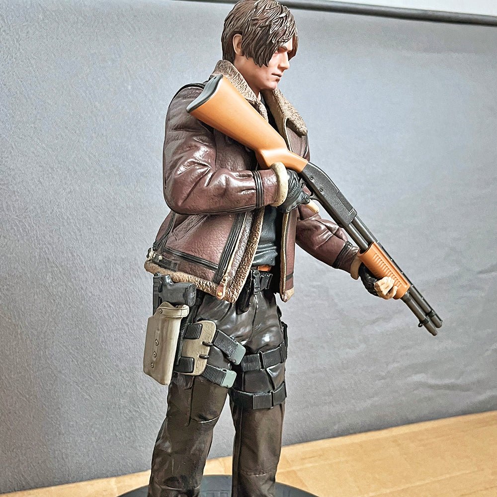 FIGURA LEON KENNEDY RESIDENT EVIL EASY GAMES